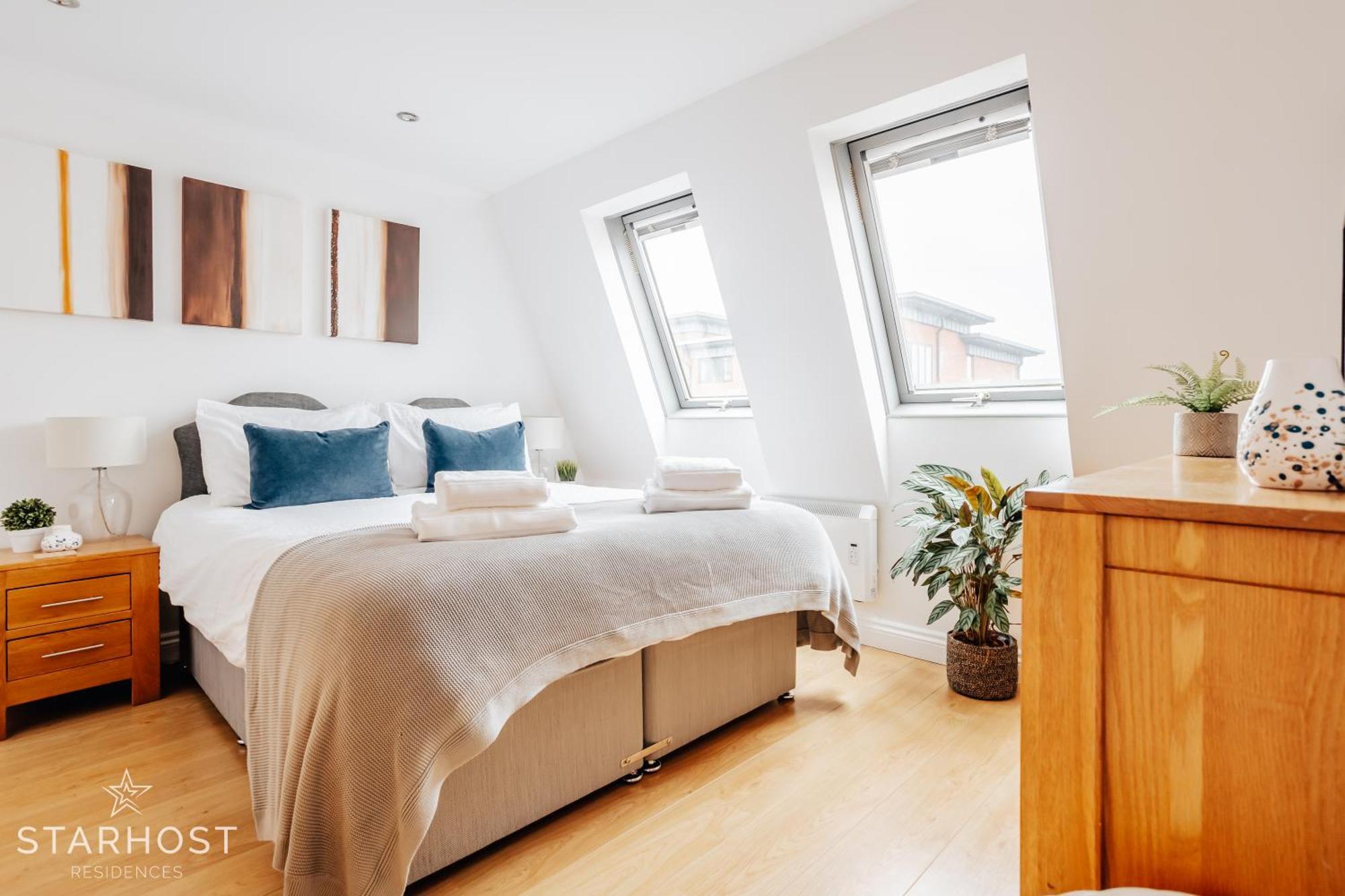 Central 3 Bed Apartment At Regents Court, Newbury 뉴버리 외부 사진