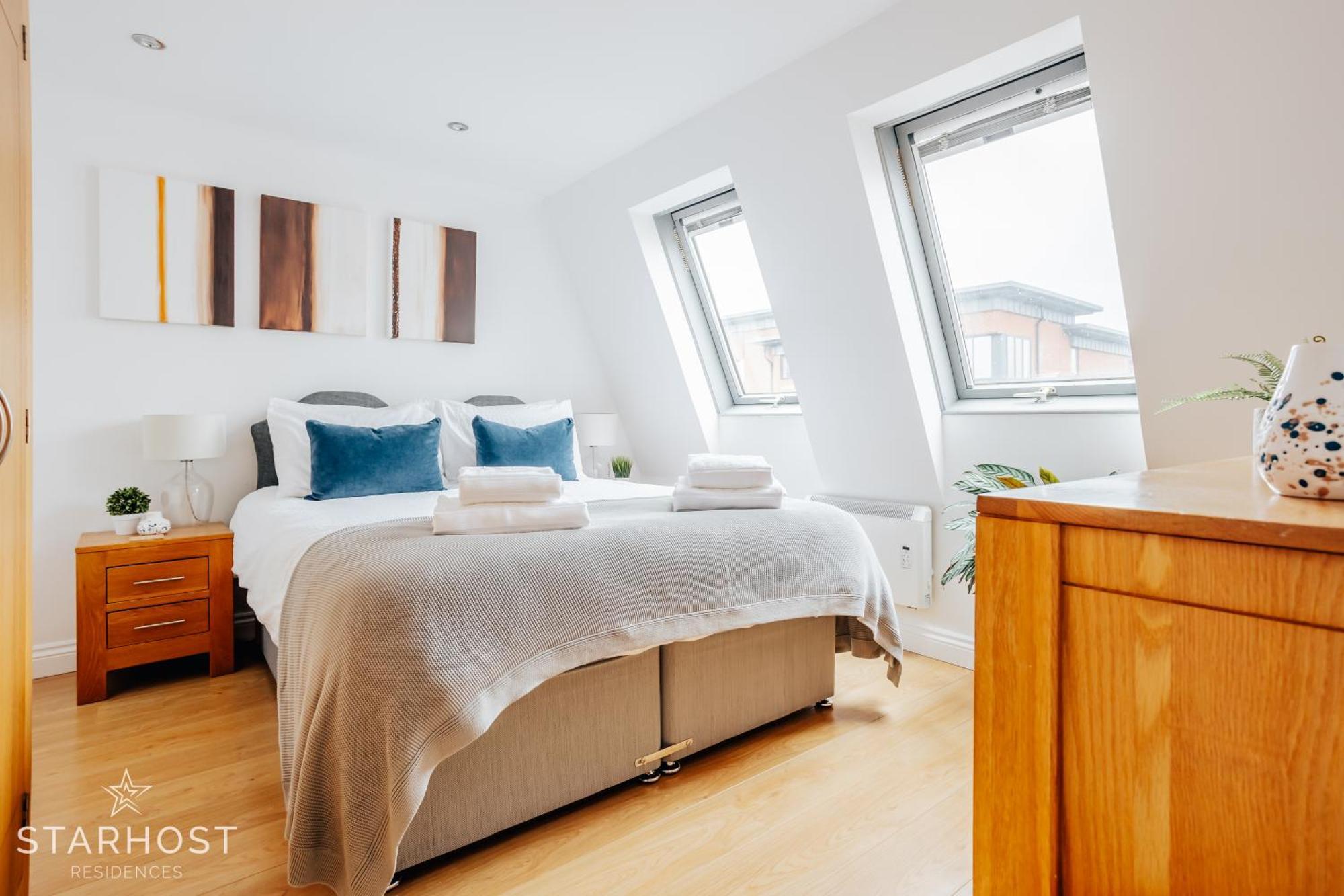 Central 3 Bed Apartment At Regents Court, Newbury 뉴버리 외부 사진
